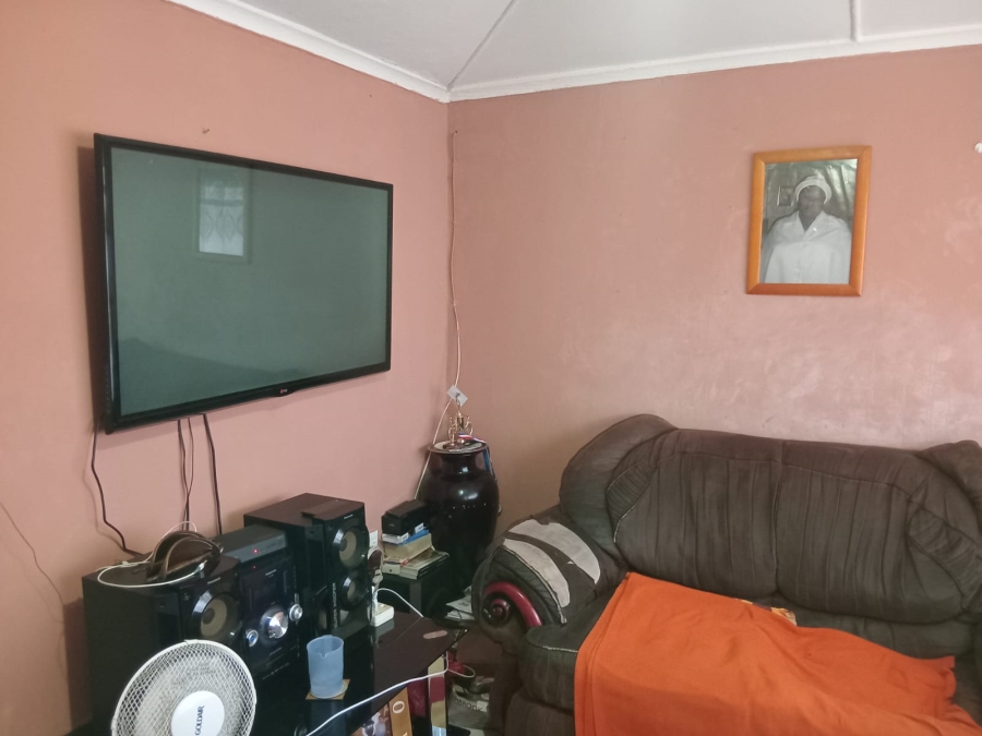 2 Bedroom Property for Sale in Kwa Nobuhle Eastern Cape